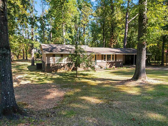 2nd image of 18 Dogwood Ln