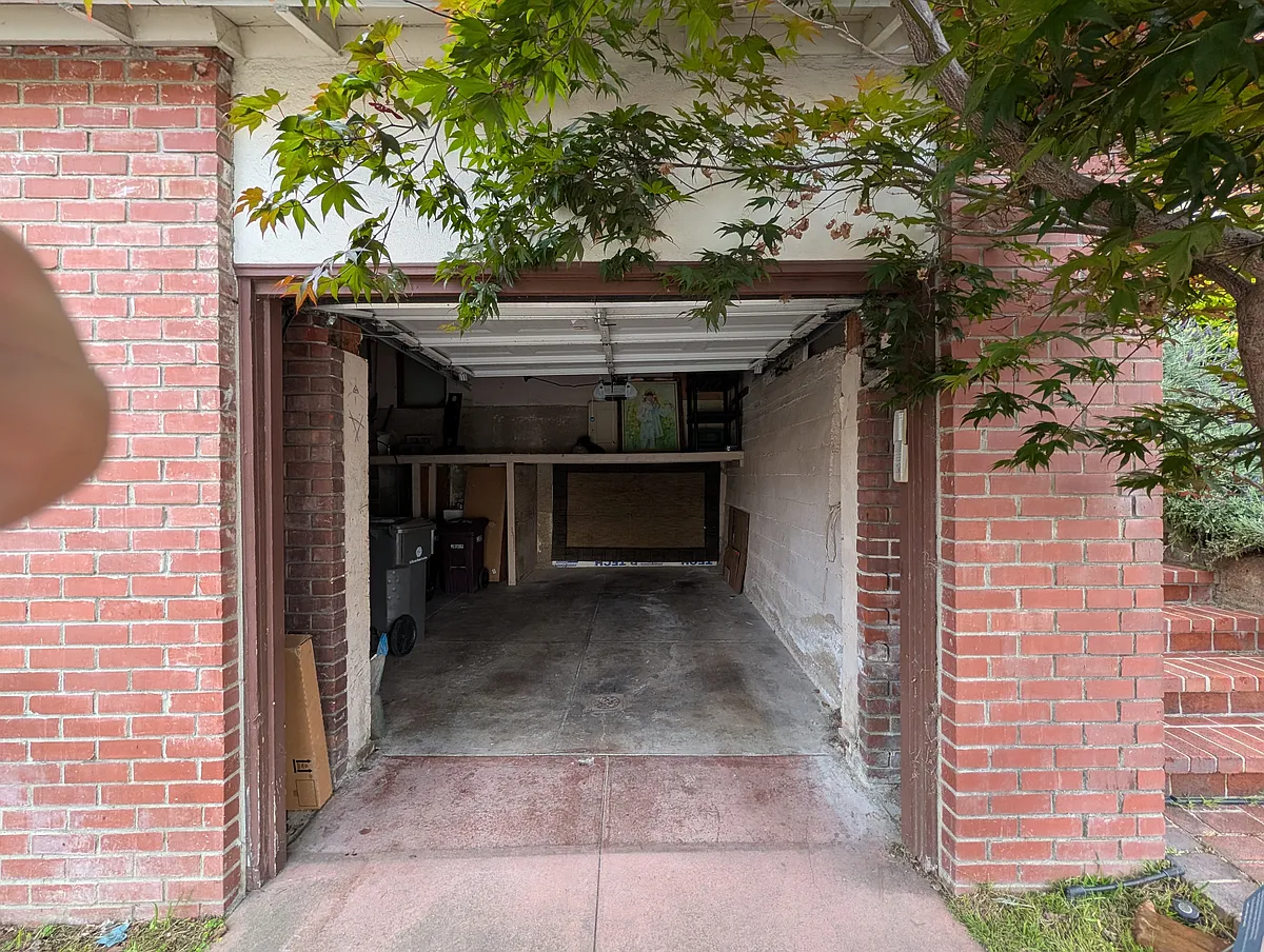 Building Photo - 770 Warfield Ave #1