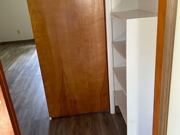 3rd image of 253 Hillside Cir #3