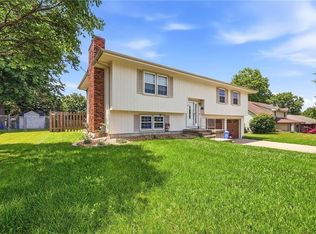 1178 S Delaware Dr, Tonganoxie, KS 66086