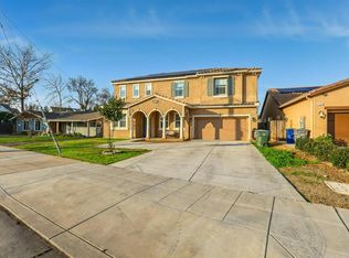 2051 Sierra Ave, Clovis, CA 93611