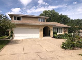 8554 Broadmoor Dr, Palos Hills, IL