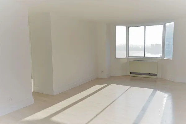 Rented by Perlbinder Realty | media 2