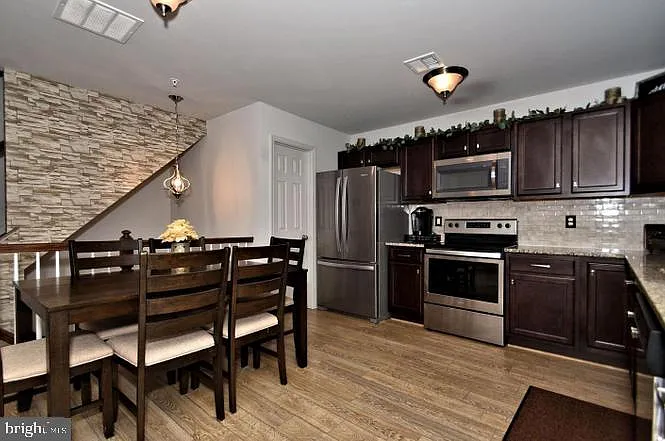 3002 Davenport Way — Photo 7