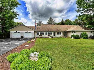 2062 Yingling Dr, Spring Grove, PA 17362