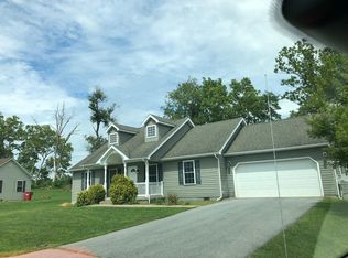 365 Gordon Dr, Hedgesville, WV 25427