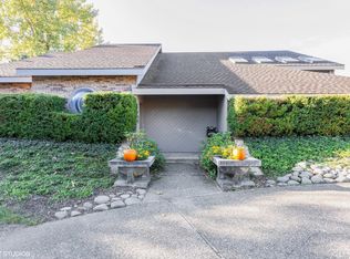 240 Devon Dr, Burr Ridge, IL 60527