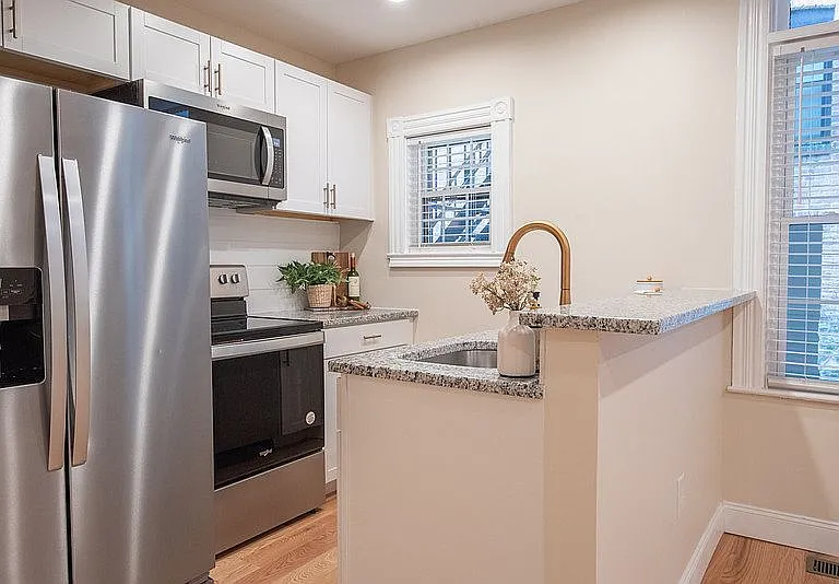 323 N Mulberry St #1 — Photo 13