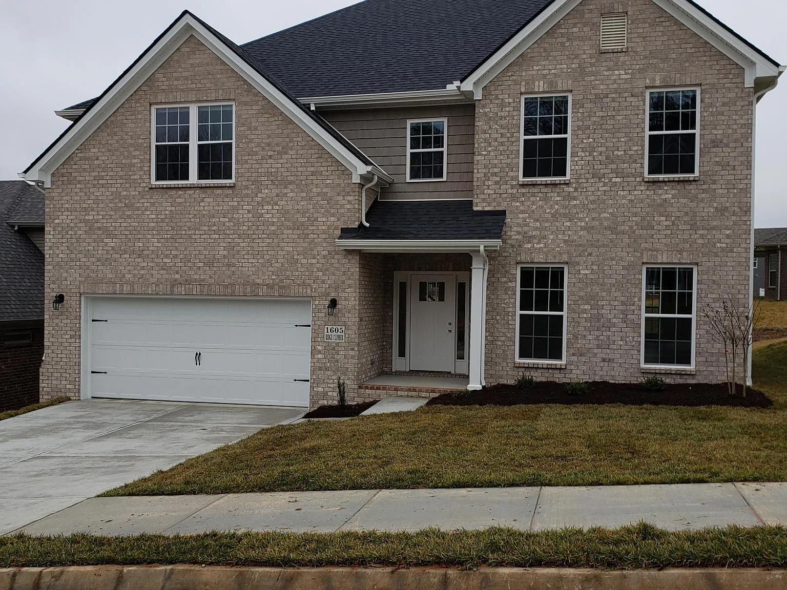 5 bed, 3403 sqft, $3,400 — Photo 1
