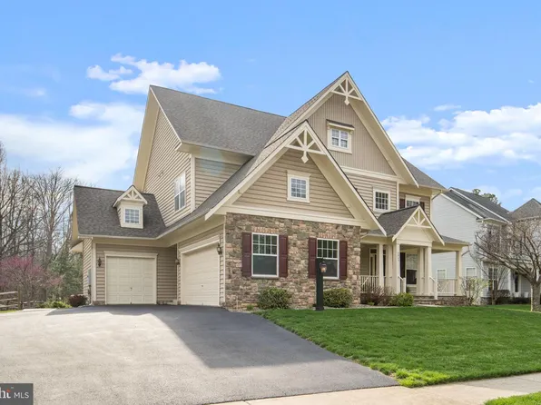 4045 Cray Dr, Warrenton, VA 20187