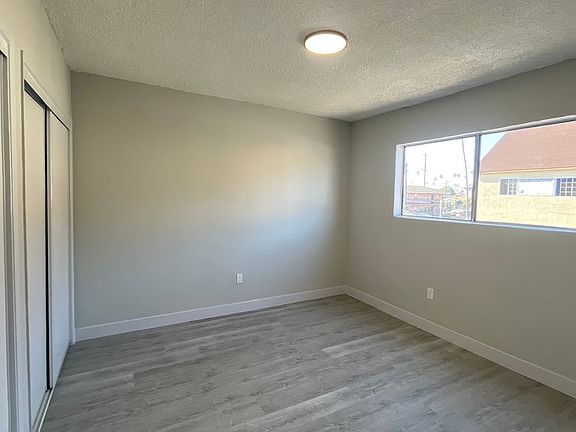 4th image of 717 W 80th St APT 3