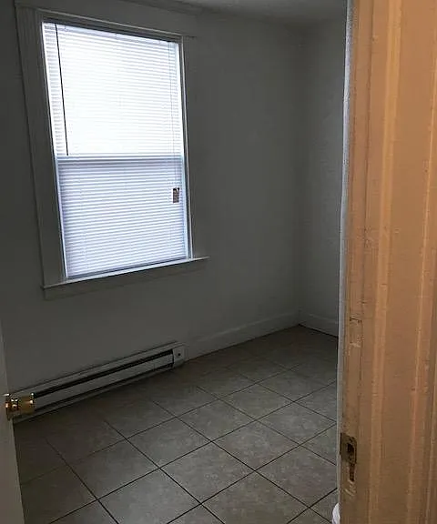 1112 W Sharp Ave #B — Photo 4
