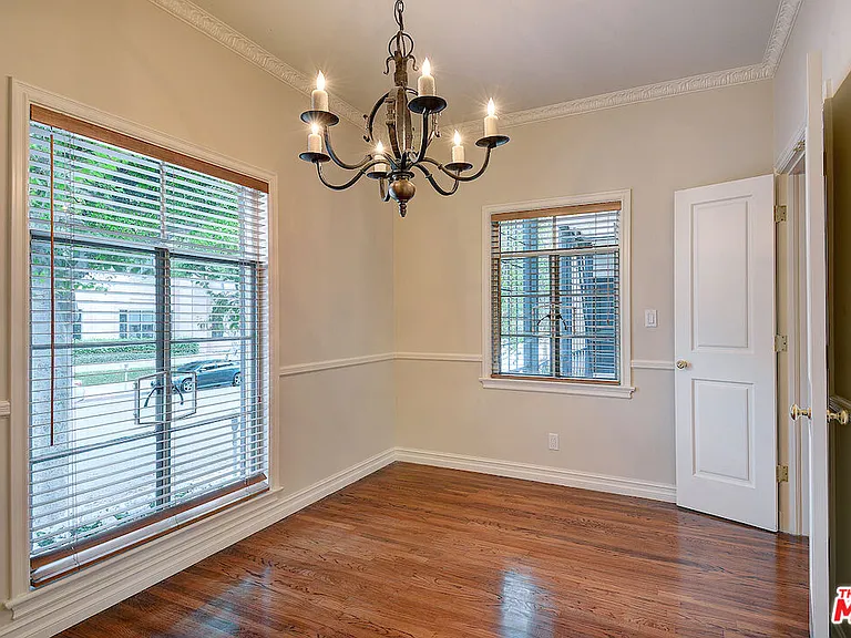 149 S Rodeo Dr — Photo 9