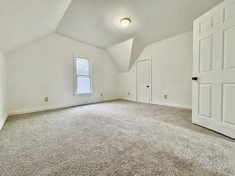 2117 Bertrand St — Photo 17