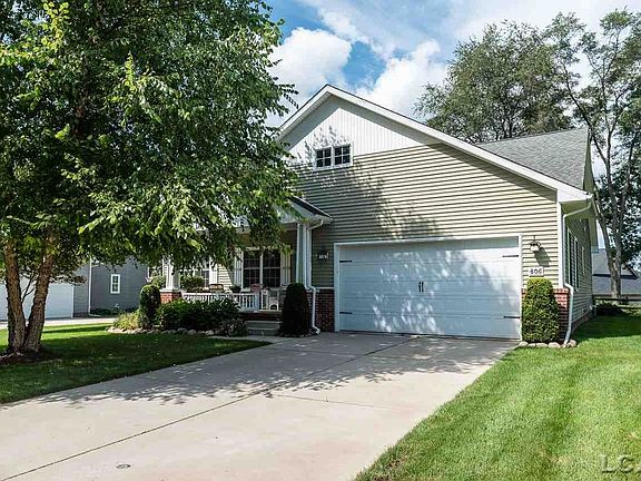 2nd image of 805 Woodstock Ln