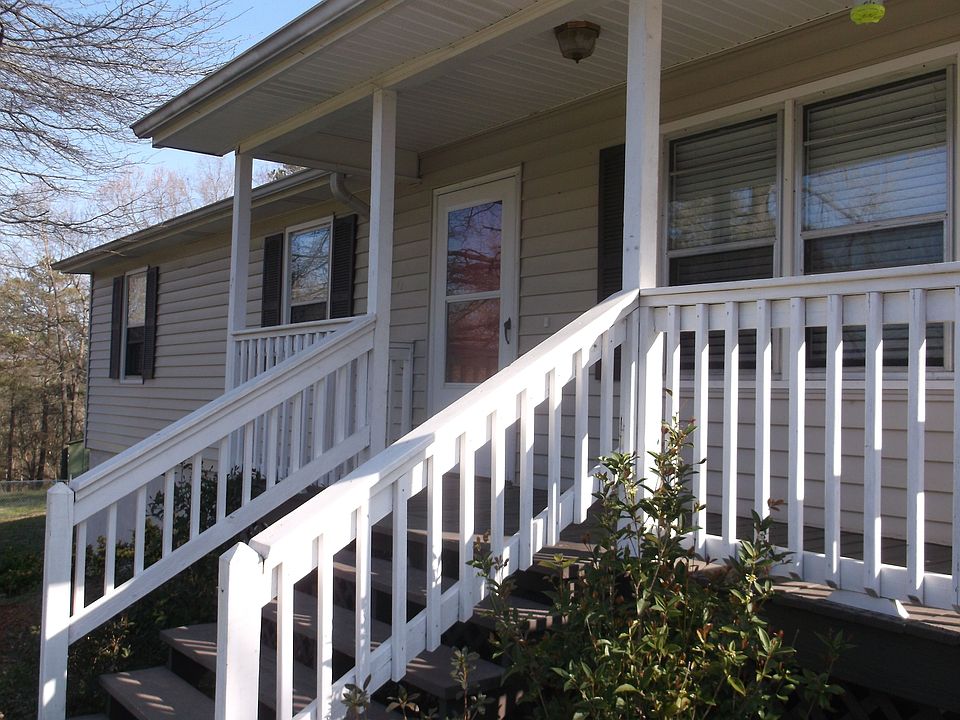 2nd image of 23 Jeffery Ln
