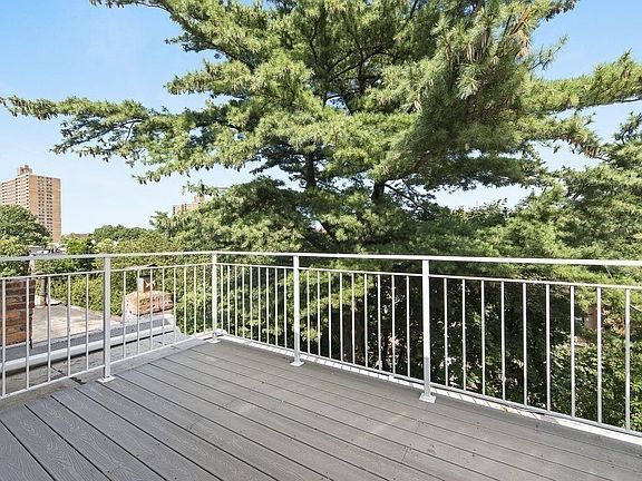 5th image of 115 Saint James Pl APT 3