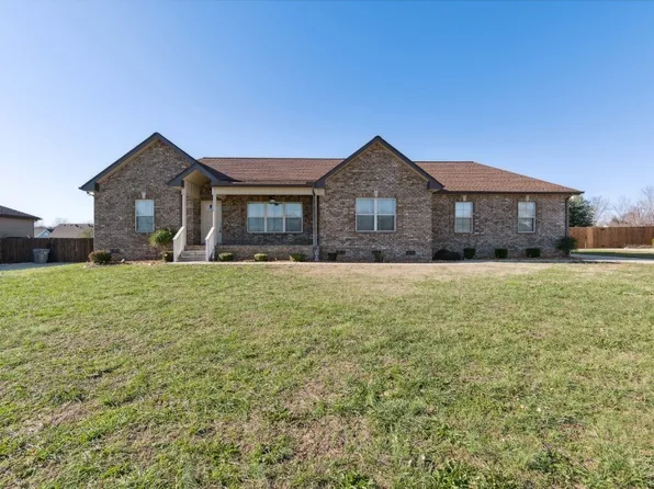 1419 Leaf Ln, Ashland City, TN 37015