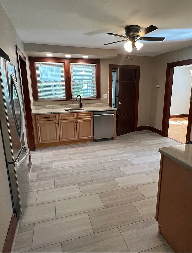 2 bed, 1100 sqft, $2,150 — Photo 1