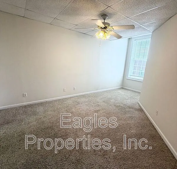 103 N Center St #B — Photo 5