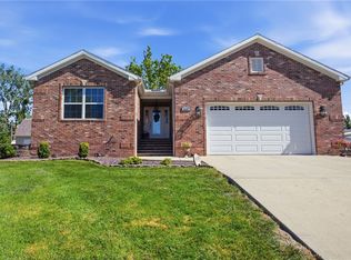1117 W Polk Ave, Charleston, IL 61920