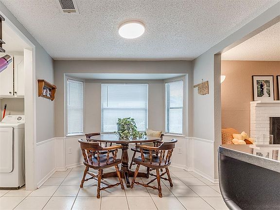 5th image of 1050 Raintree Mansion