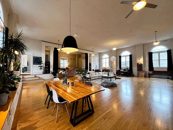 2nd image of 2757 W Le Moyne St APT 3
