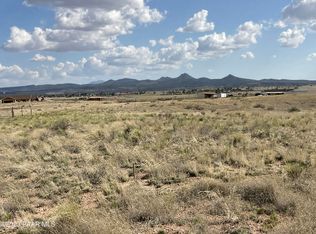 157B N Red Tail Ln, Paulden, AZ 86334