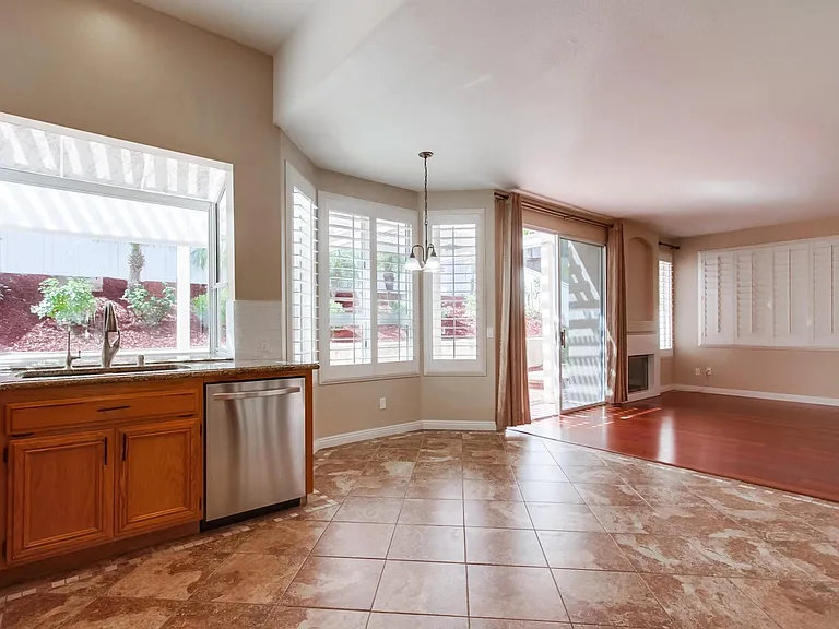 13945 Lewiston St — Photo 12
