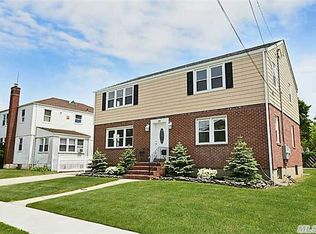 39 N Cottage St, Valley Stream, NY 11580