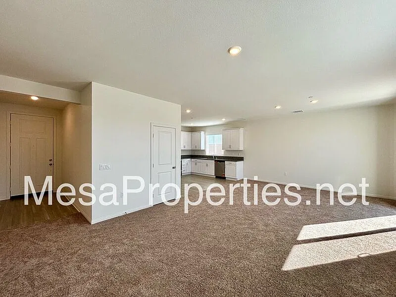 4 bed, 2.0 bath, 1771 sqft, $2,700 — Photo 3