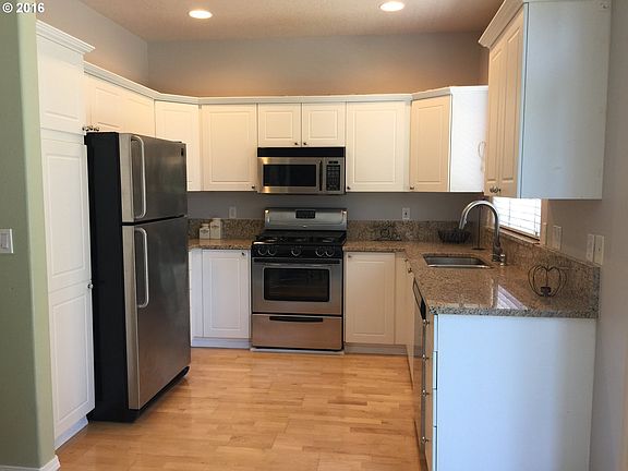 3rd image of 264 NE 74th Ave