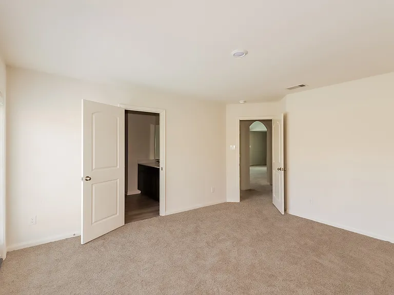 26828 Steinbeck Dr — Photo 9