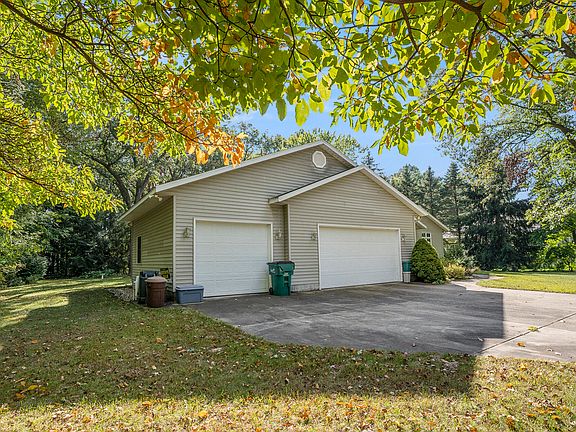4th image of 3307 N Riverwood Dr