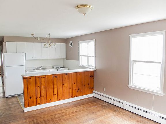 2nd image of 106 W Mountain Ave