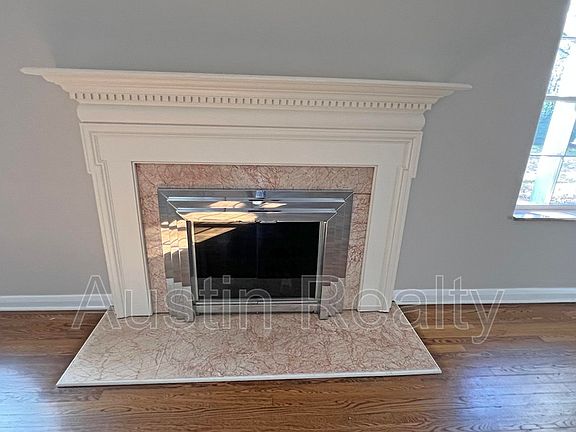 3rd image of 9 Outer Ladue Dr