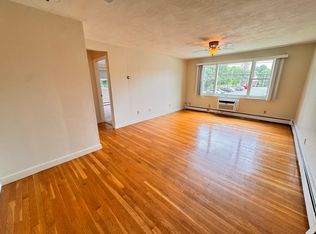 51 Warren St APT 1-4, Waltham, MA 02453