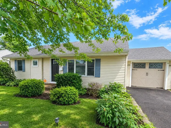 224 Guilford Rd, Fairless Hills, PA 19030