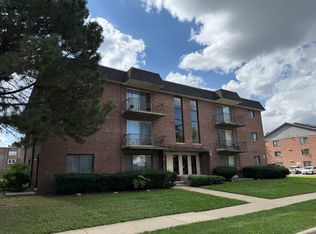 3705 W 214th Pl APT 102, Matteson, IL 60443