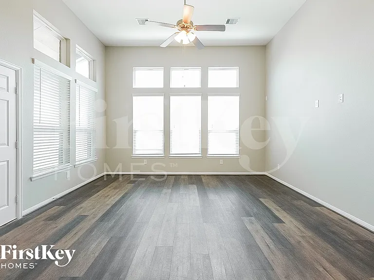 12524 Jetty Cove Dr — Photo 3