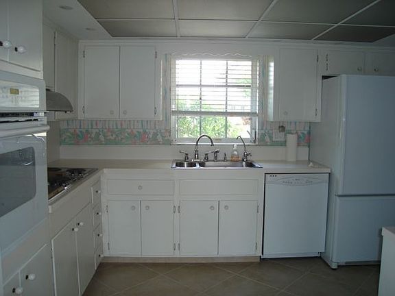 White kitchen
