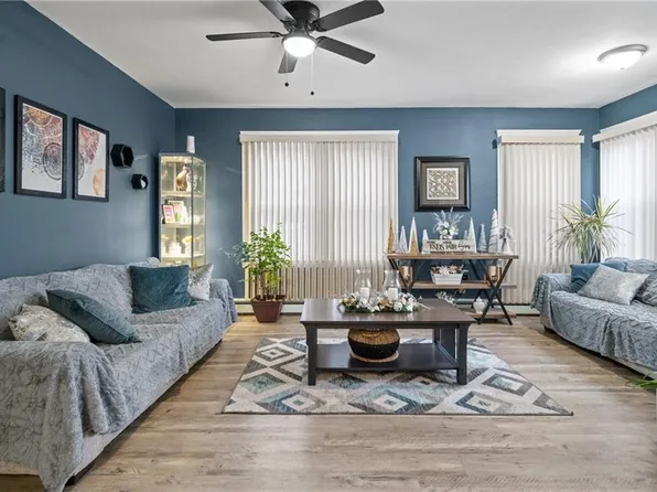 9 Lenox St, Cumberland, RI 02864