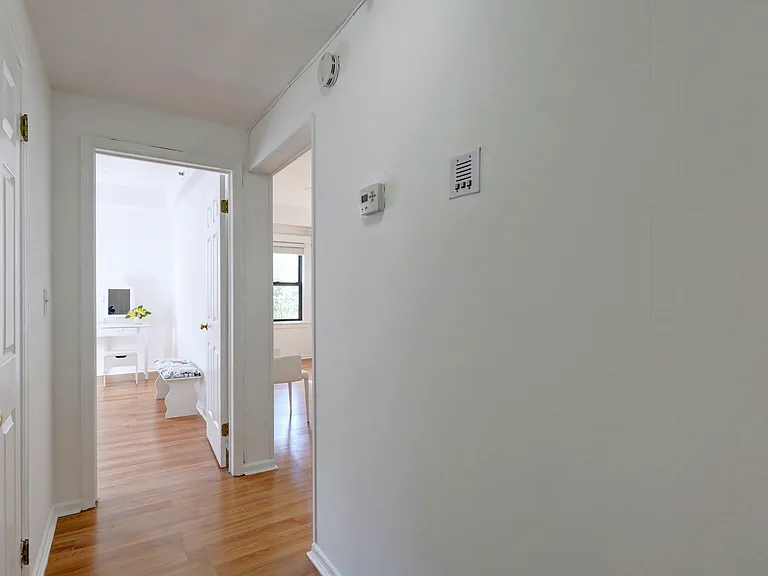 22 Engle St #17 — Photo 14