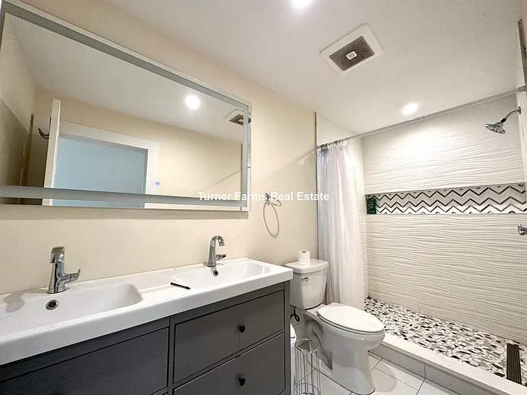 72 Roseclair St #2R — Photo 12