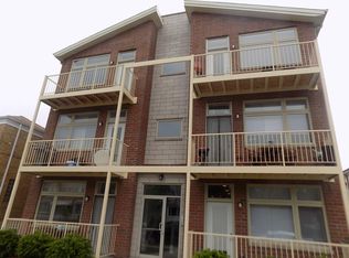 5213 W Foster Ave #3W, Chicago, IL 60630