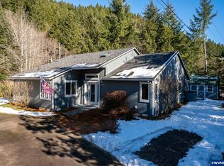 10255 Field Crest Dr, Clatskanie, OR 97016