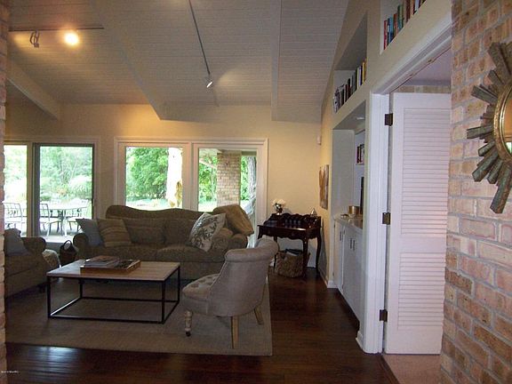 5th image of 212 Morningside Dr SE
