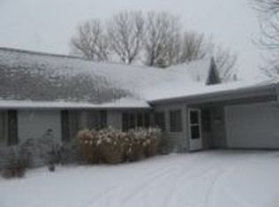 1160 S Ridge Rd, Fremont, NE 68025