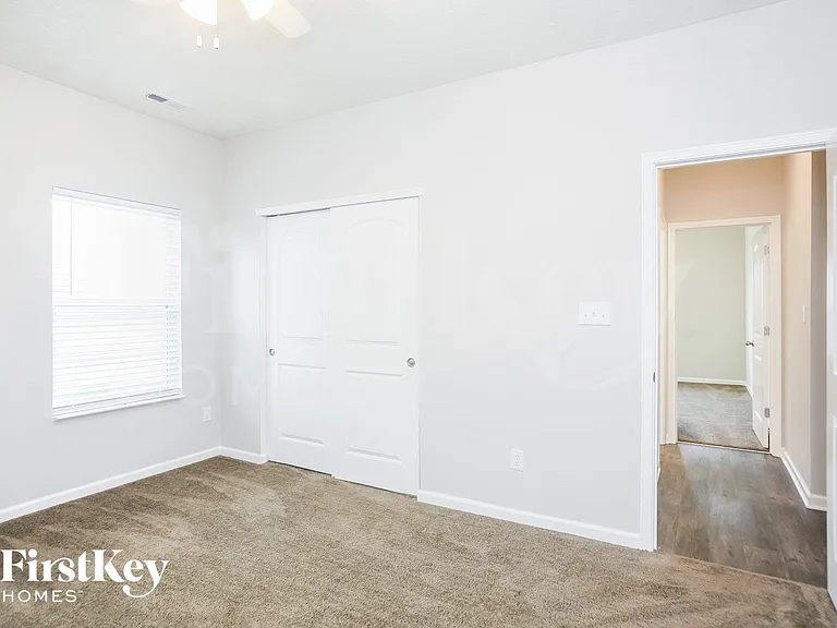 6612 Laurelwood Dr — Photo 9