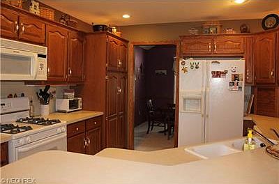 4th image of 4533 Country Ln